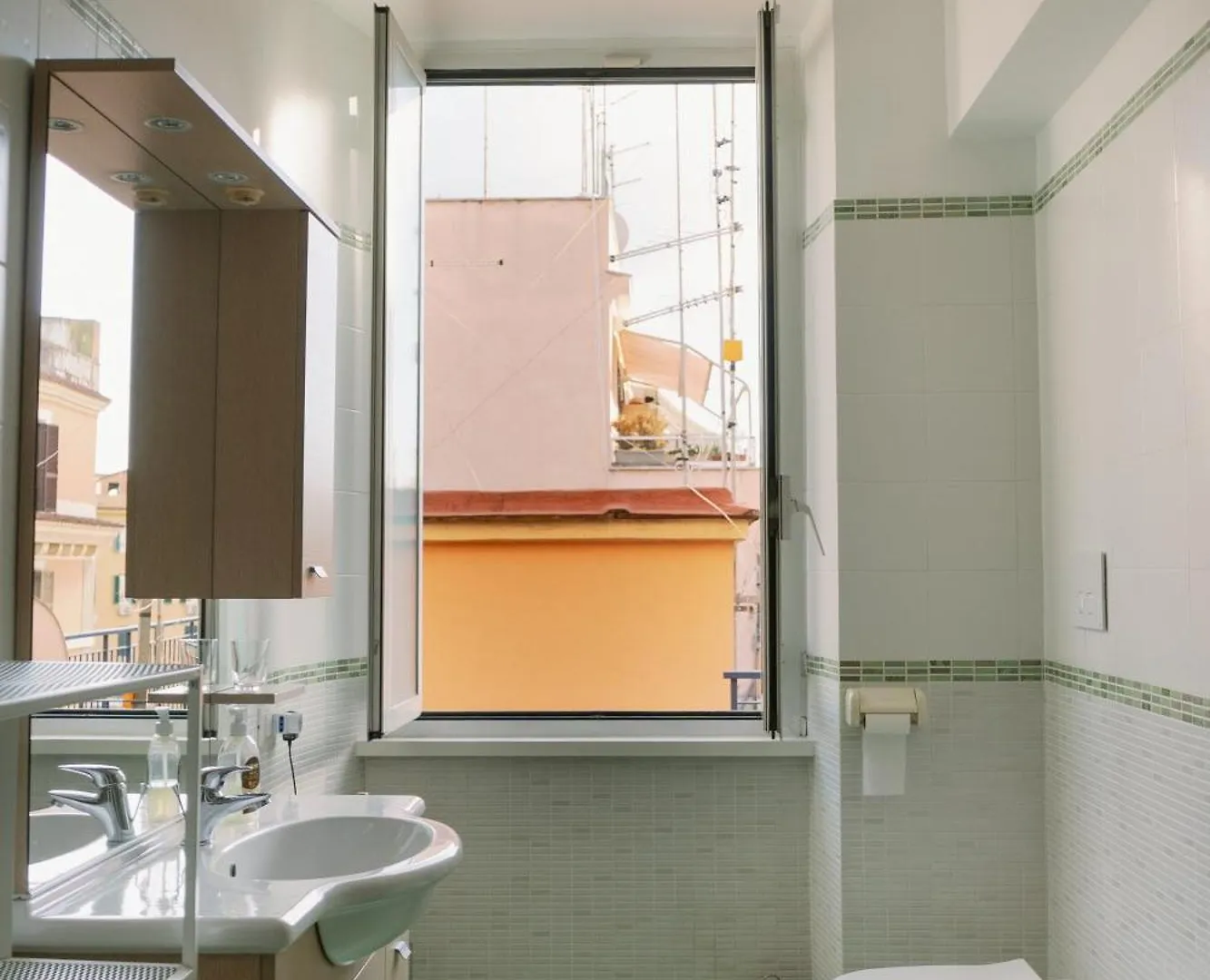 La Dolce Vita Rooms Rome Italy
